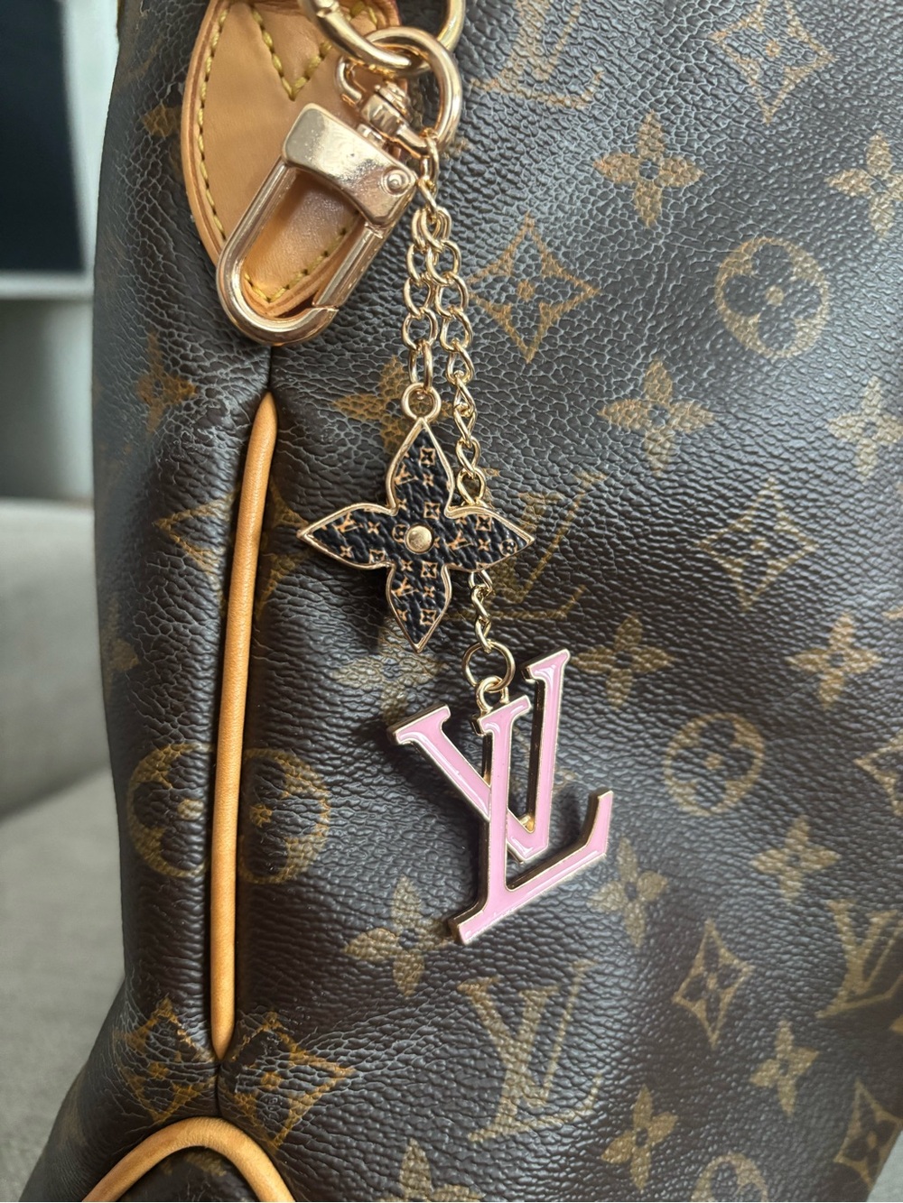 Pink and Gold LV Logo Key Chain/charm - Picture 5 of 6